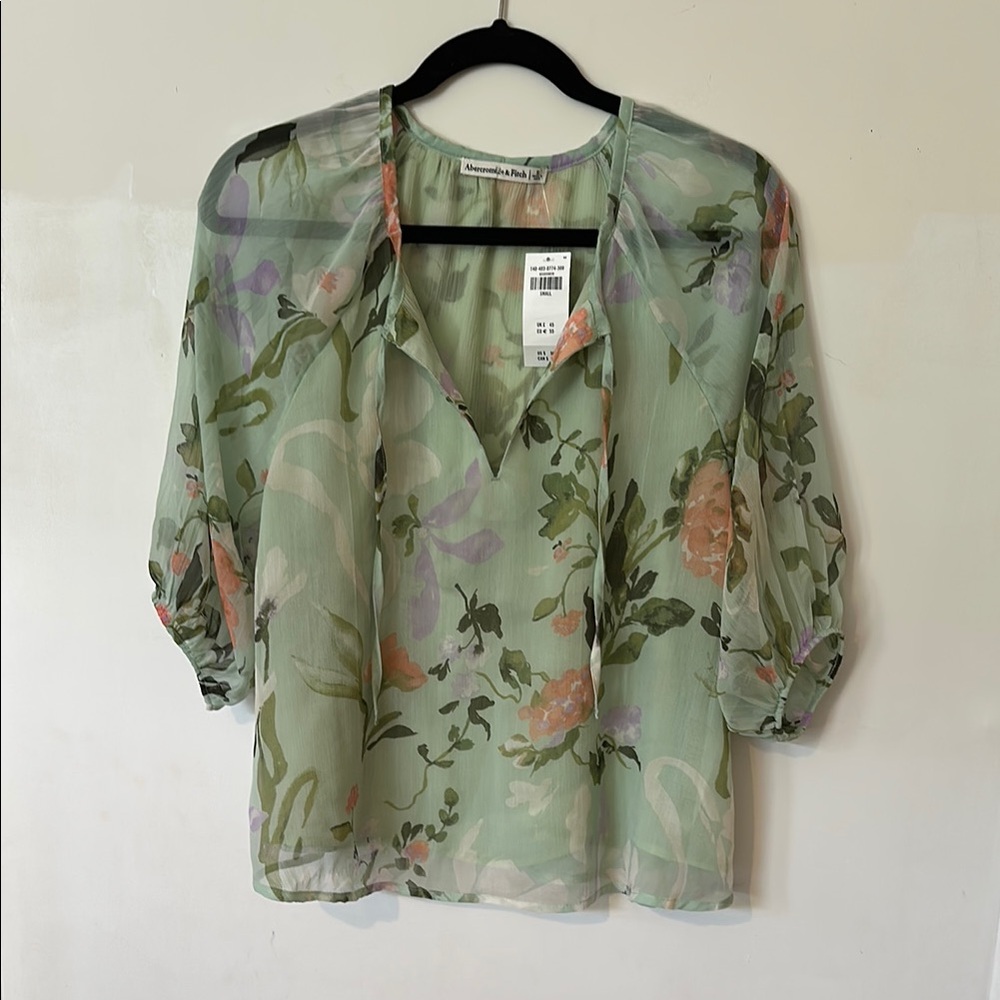 Abercrombie & Fitch Sage Green Floral 3/4 Sleeve Blouse